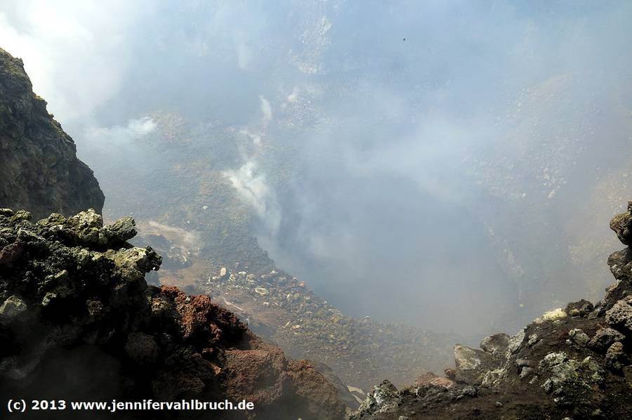 Blick in den Krater Bocca Nuova, Vulkan Ätna (9. September 2013) (Photo: Jennifer)