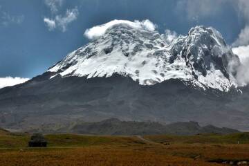 Schneebedeckter Stratovulkan Antisana in Ecuador (August 2016) (Photo: Jiri VonDrak)