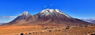 Vulkane Licancabur und Juriquues in Chile (Photo: Jiri VonDrak)