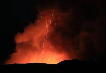 Explosionen auf einer Klippe, Eintritt in den Kilauea-Ozean, März 2017 (Photo: KatSpruth)
