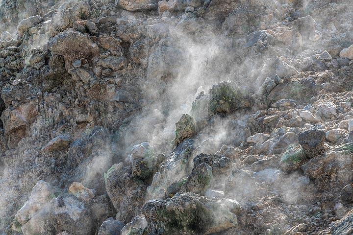Fumaroles at Pisciarelli (Photo: Markus Heuer)
