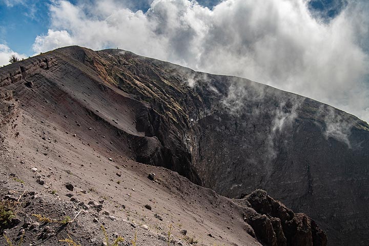 Am Kraterrand des Vulkans Vesuv (Photo: Markus Heuer)