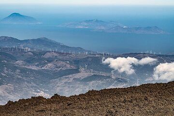 View from Etna towards the Eolian Islands (Photo: Markus Heuer)