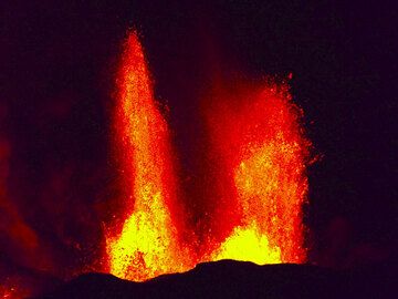 Fontane di lava dalle prese d'aria principale presso la Holuhraun fessurarsi eruzione (Bardarbunga vulcano, Islanda) il 13 settembre 2014 (Photo: MartinHensch)