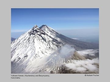 Vulkane Kamen, Klyuchevskoy und Bezymyanny (Kamtschatka) (Photo: Norbert Fischer)
