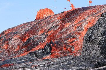 Lava was moving at several meters per second speed. (Photo: Paul Reichert)