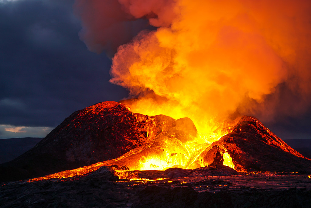 Lava flow from the erupting vent at the 2021 Iceland eruption (Photo: Ronny Quireyns)