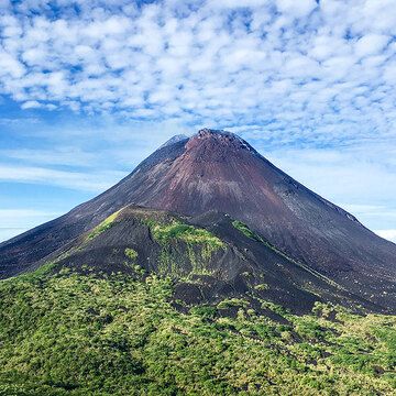 Soputan volcano (Photo: Thomas Spinner)
