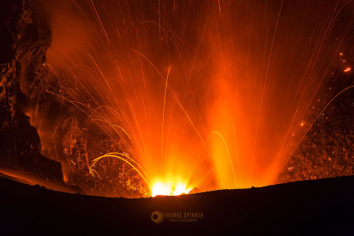 Dukono eruption (Photo: Thomas Spinner)