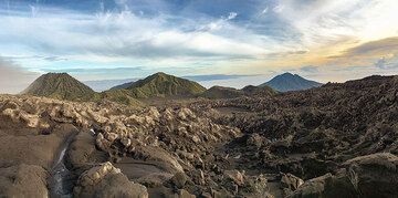 Craters at Dukono (Photo: Thomas Spinner)