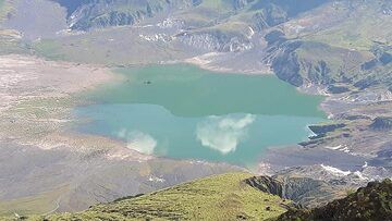 La caldeira sommitale du volcan Tambora (île de Sumbawa, Indonésie), formée lors de l'éruption de 1815 (Photo: ThomasH)