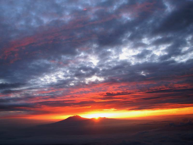 Sonnenaufgang vom Gipfel des Merapi (Februar 2015) (Bild: Юлия Грубник) (Photo: ThomasH)