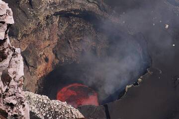 View of the lava lake inside Marum crater, Ambrym Island, Vanuatu (May 2012) (Photo: Thorsten Boeckel / www.tboeckel.de)