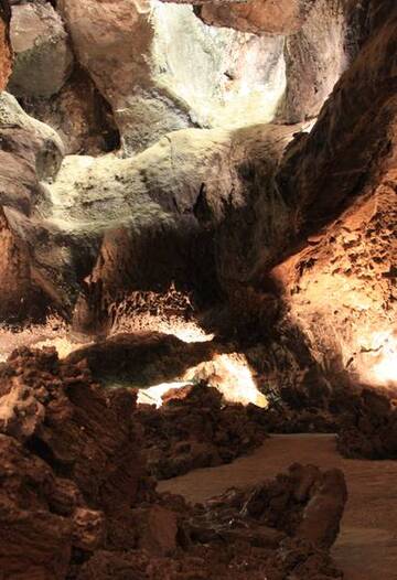 Galeria in Lava Tube Cueva de los Verdes, Lanzarote Isl., Canaries (Photo: WNomad)