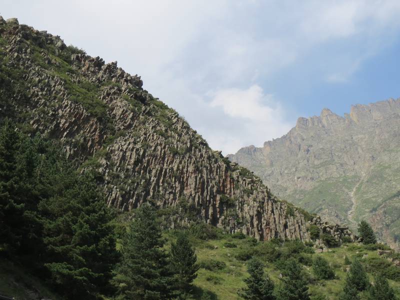 Basalt Columns near Dariali, Kazbegi National Park, Caucasus, Georgia (Photo: WNomad)
