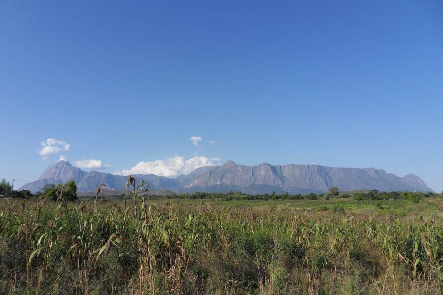Volcanic massif of Mulanje mountain, Malawi (Photo: WNomad)