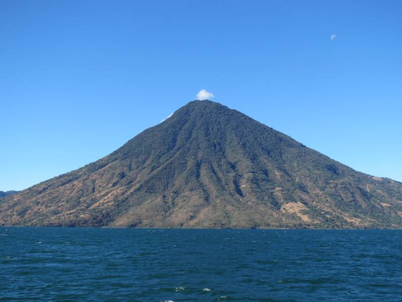 Volcano San Pedro, southwest view from Atitlan Caldera Lake, Guatemala (Photo: WNomad)