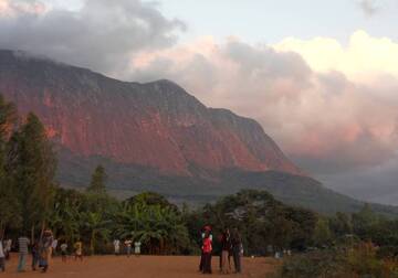 Volcanic massif of Chambe, Mulanje mountain, Malawi (Photo: WNomad)