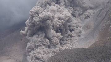 Pyroklastischer Strom auf dem Sinabung-Vulkan, Sumatra, Indonesien (Okt 2014) (Photo: Walter Reis)