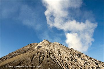 Merapi Volcano (27th October 2012) (Photo: andersen_oystein)