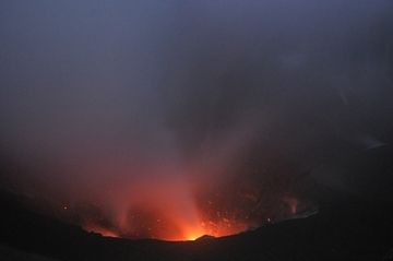 Strombolian eruption at Dukono volcano (Halmahera, Indonesia) 18 July 2014 (Photo: Andi / VolcanoDiscovery Indonesia)