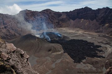 Raung volcano on 6 Jan 2015 (Photo: daring-trip)