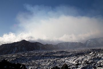 La cabecera sur del Valle del Bove (Photo: Emanuela / VolcanoDiscovery Italia)