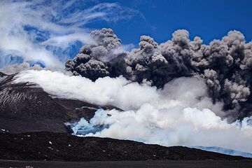 Извержение вулкана Этна 30 мая – 3 июня 2019 г. – фильмы (Photo: Emanuela / VolcanoDiscovery Italia)