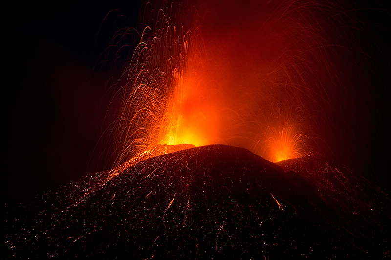 Photo of the Day - by Emanuela / VolcanoDiscovery Italia: Strong ...