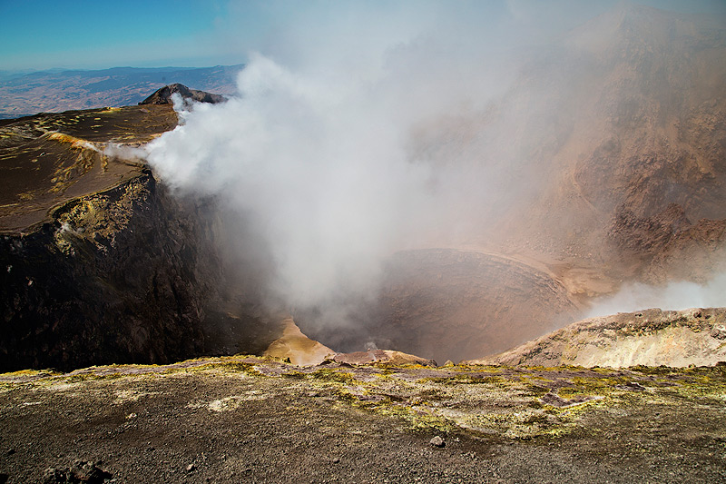 Blick in den Bocca Nuova-Krater des Ätna am 27. August 2014 (Photo: Emanuela / VolcanoDiscovery Italia)