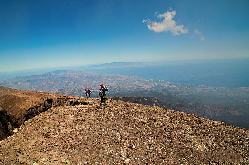 View of Sicily's East Coast from the rim of Etna's North-East Crater. Calabria coastline in the background. (Photo: Emanuela / VolcanoDiscovery Italia)