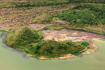 Lago craterico del vulcano Galunggung (Photo: Uwe Ehlers / geoart.eu)