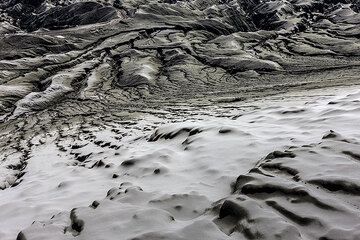 Ash deposits at Bromo (Photo: Uwe Ehlers / geoart.eu)