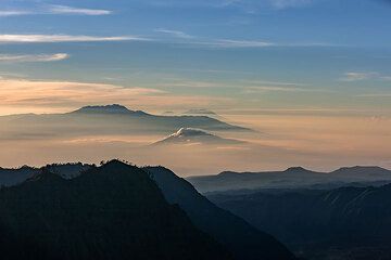 Far views from the Tengger caldera (Photo: Uwe Ehlers / geoart.eu)