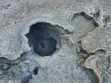 Small vent with active lava pond inside Ol Doinyo Lengai's crater (early Dec 2017) (Photo: Gian Schachenmann)