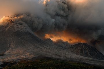 Ceniza ventilación del domo de lava activos de Montserrat volcán Soufriere Hills (Photo: marcofulle)