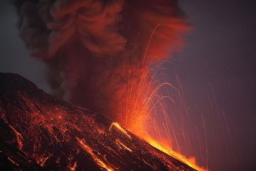 Strombolianischer Ausbruch des Vulkans Sakurajima, Japan (Photo: Martin Rietze)