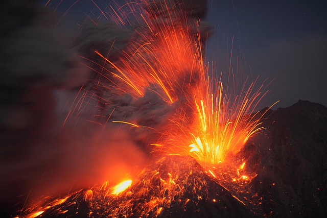 今週のvolcanodiscovery写真 火山 ツアー トラベル By Martin Rietze 桜島火山の火山噴火 Volcanodiscovery