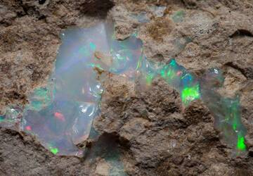 Opal from Ethiopia (Gashena area) (Photo: Tobias Schorr)