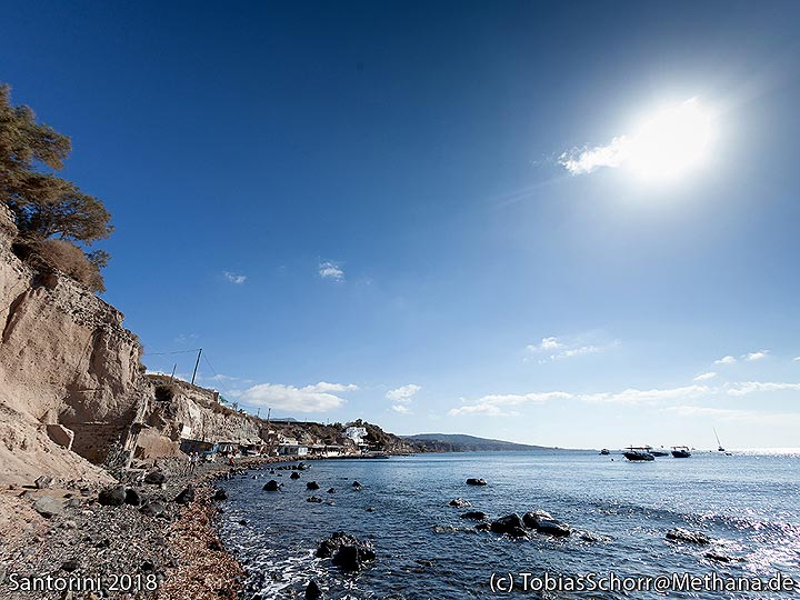 The pumice coast at Acrotiri. (Photo: Tobias Schorr)