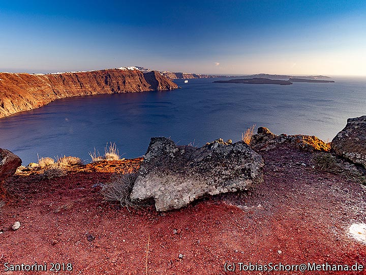 The northern part of the Santorini caldera. (Photo: Tobias Schorr)