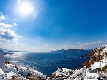 View over Ia´s luxury hotels. (Photo: Tobias Schorr)