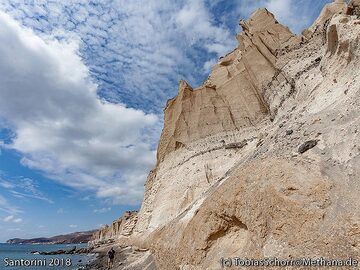 The pumice coast at Vlyhada bay. (Photo: Tobias Schorr)