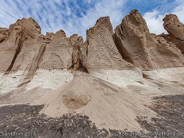 Pumice rocks at Vlyhada/Santorini. (Photo: Tobias Schorr)