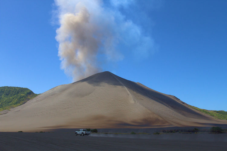 Yasur-Vulkan (Photo: Yashmin Chebli)