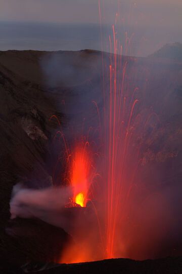 Eruption at Yasur (Photo: Yashmin Chebli)