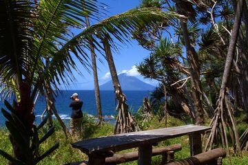 Vue sur le stratovolcan Lopevi (Photo: Yashmin Chebli)