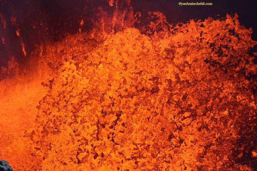 Benbow lava lake / Yashmin CHEBLI 2014
BENBOW092014_0706r.jpg (Photo: Yashmin Chebli)