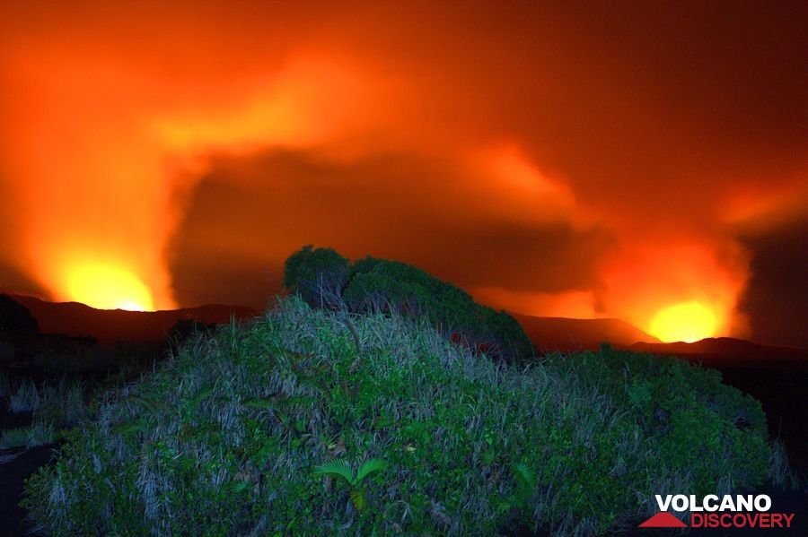 Glow from the lava lakes in Benbow and Ambrym (Photo: Yashmin Chebli)