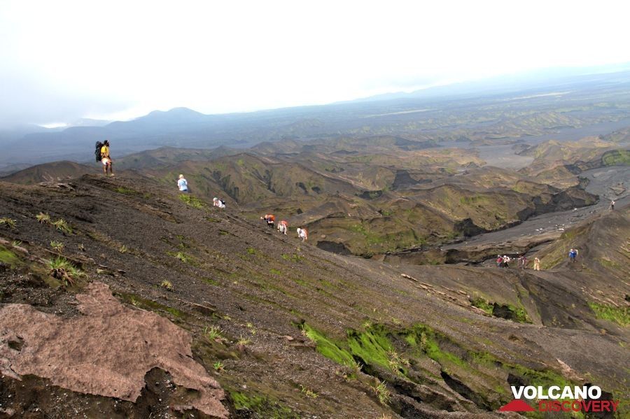 On a ridge towards Benbow crater (Photo: Yashmin Chebli)